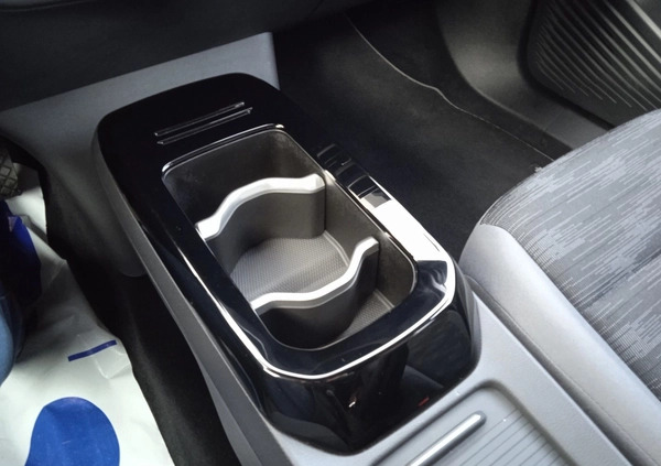 Volkswagen ID.4 cena 138000 przebieg: 10138, rok produkcji 2021 z Gliwice małe 379